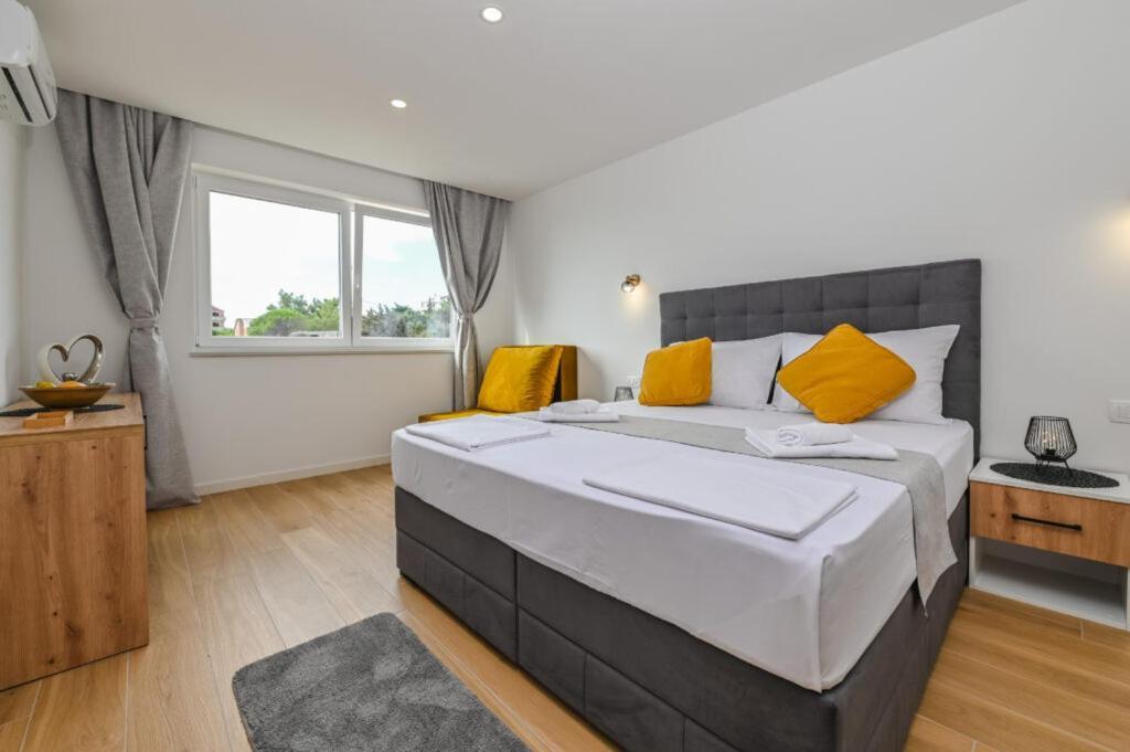 Boutique Hotel Ivy'Z Novalja Ngoại thất bức ảnh